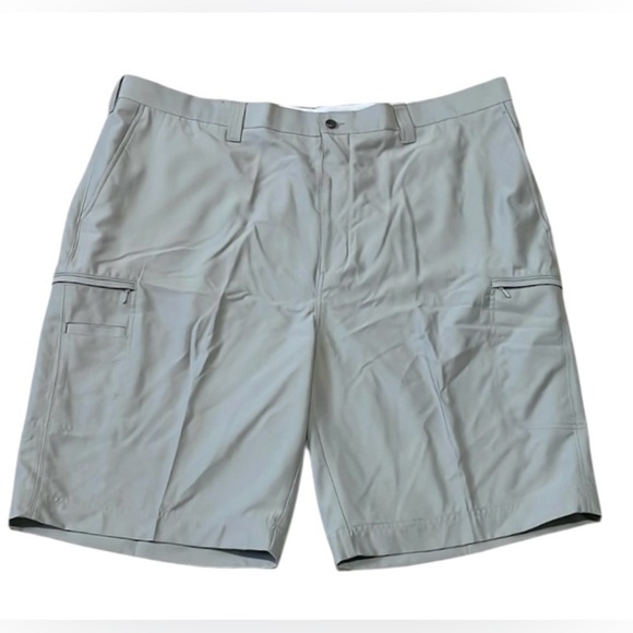 Callaway Big & Tall Golf Shorts Mens 44B Gray Perforamance Zip Cargo Pockets - Picture 1 of 11